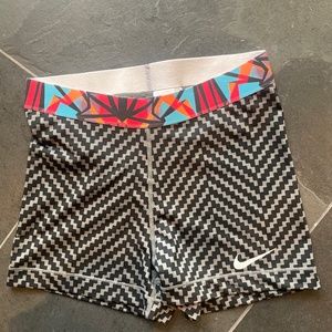 Nike Women's 3” Shorts Medium Black Gray Geometric